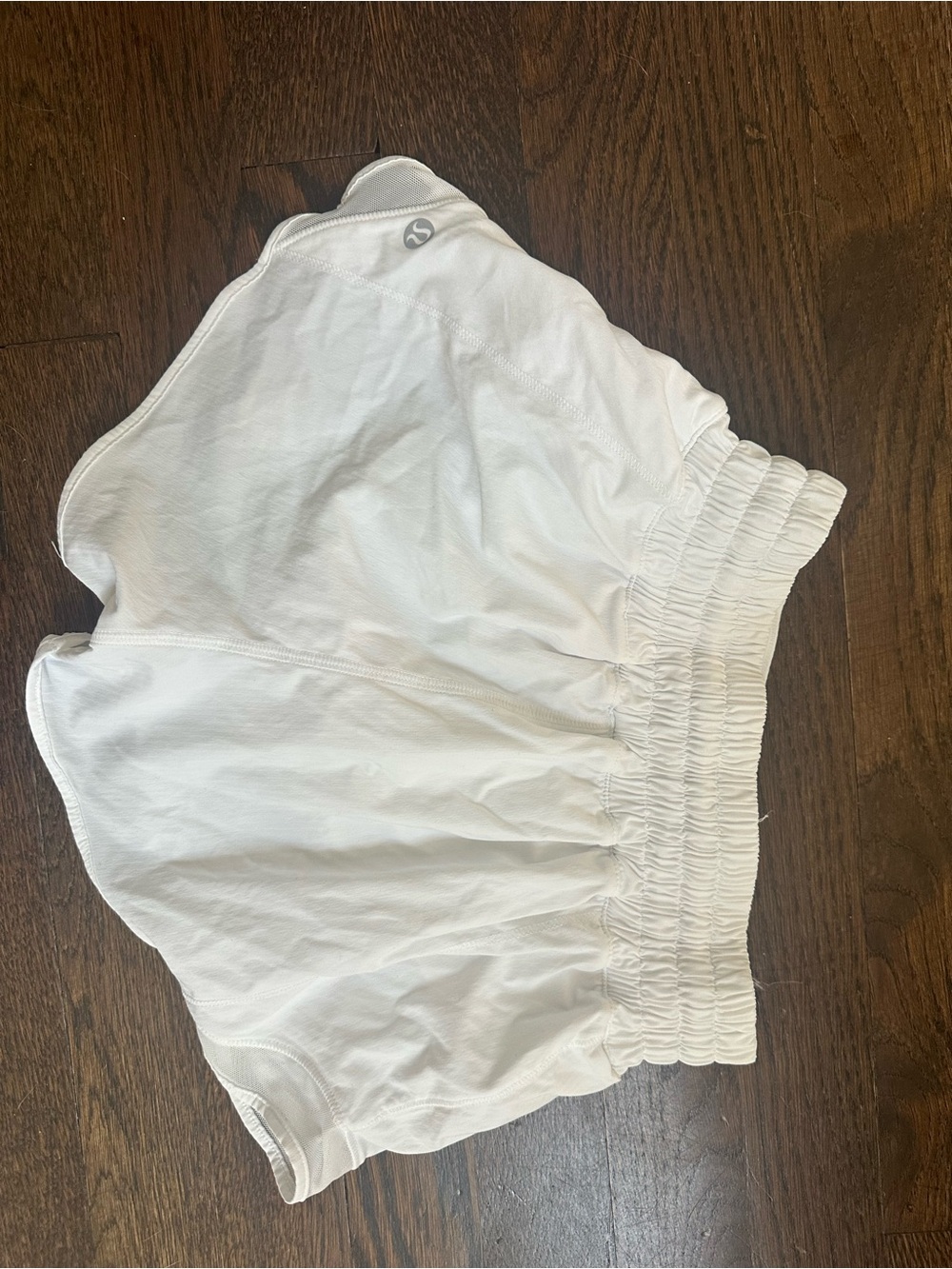 Lululemon size 0 Women's White Athletic Hotty hot Shorts - Picture 2 of 3